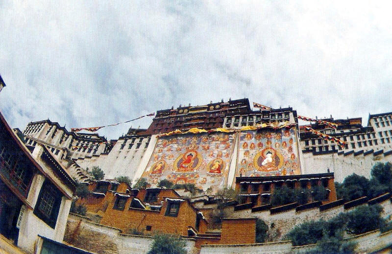 IL PALAZZO DEL POTALA DIGITALIZZA 1000 THANGKA, Mirabile Tibet